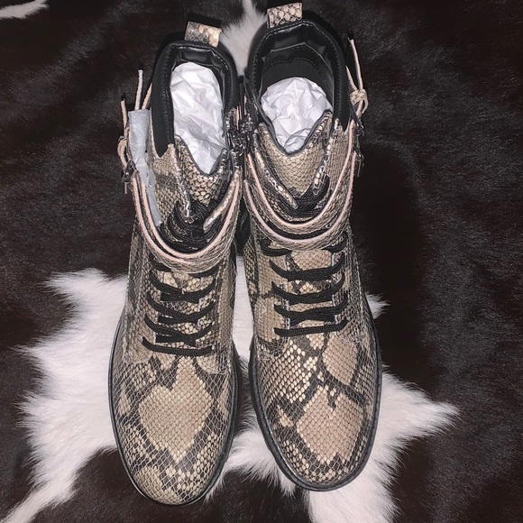 DOLCE VITA BOOTS - Picture 2 of 6